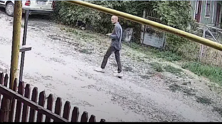 VIDEO Maniacul de la Bălți: Un individ, observat cum se masturba în mai multe locuri publice. Unele femei – urmărite