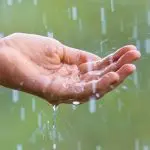 Vreme rea în România. Meteorologii au emis cod galben de ploi și descărcări electrice