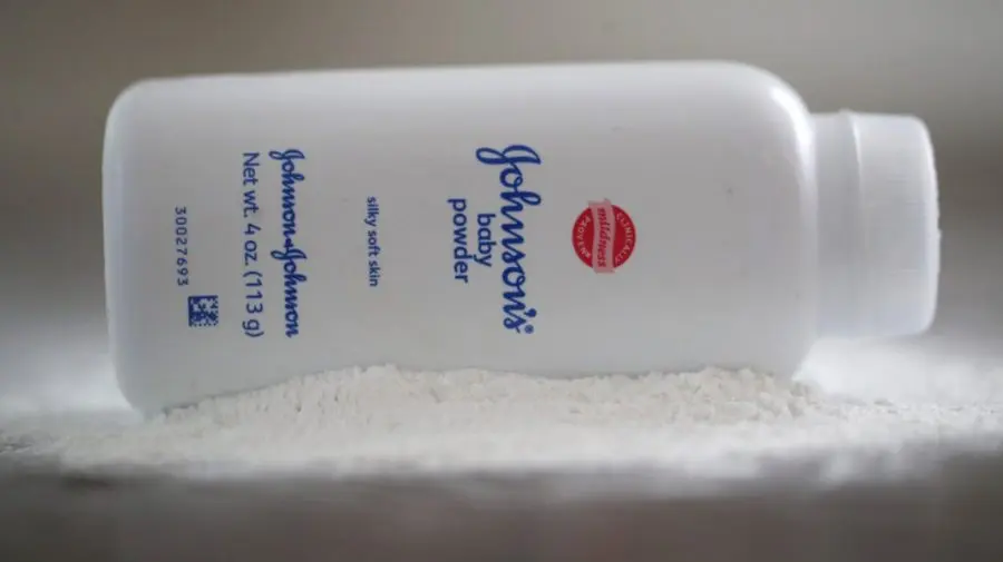 Decis! Pudra de talc Johnson & Johnson va dispărea de pe rafturile magazinelor. Detalii