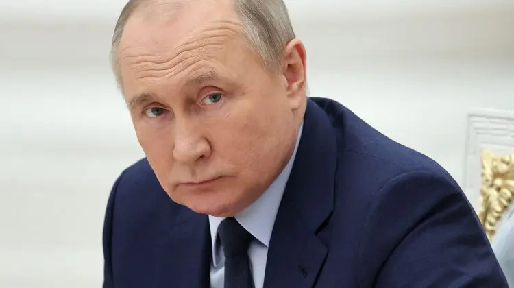 „Mamele Eroine”, care au cel puțin zece copii, vor primi 1 milion de ruble de la Vladimir Putin