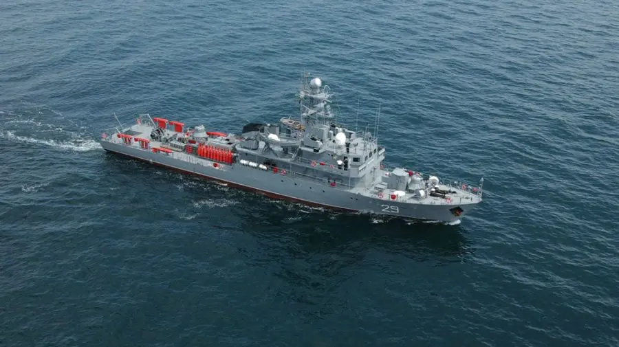 Nava militară a României, lovită de mină în largul Mării Negre. La bord se aflau 75 de persoane. Motoarele – avariate