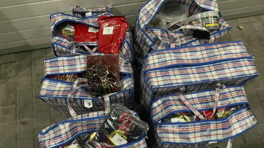FOTO, VIDEO Contrabandă cu tutun pentru narghilea – anihilată la Leușeni! Doi bărbați au fost reținuți