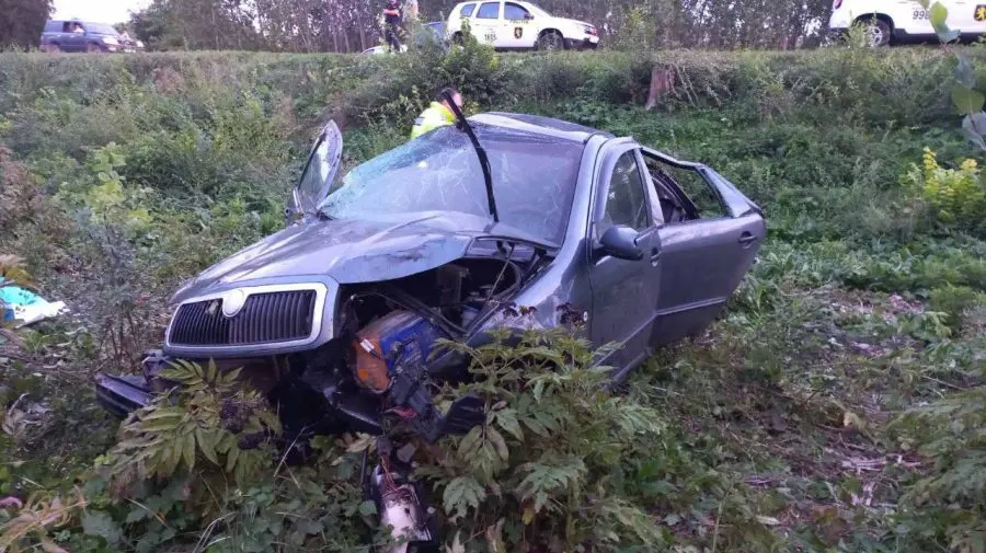 FOTO Fără permis de conducere și cu piciorul pe accelerator. Un tânăr de 26 a băgat în spital trei persoane