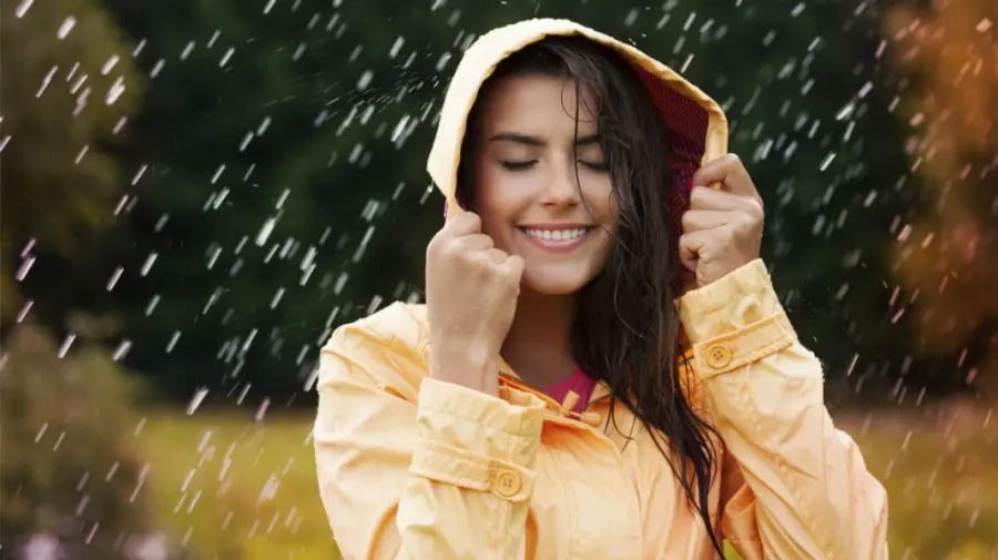 Ne așteaptă o zi ploioasă, cu minime de până la 5 grade! METEO 13 septembrie