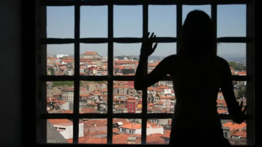 FOTO Și-a înscenat răpirea, ca să facă rost de 50 de mii de euro! Escroaca și-a mințit propria mamă