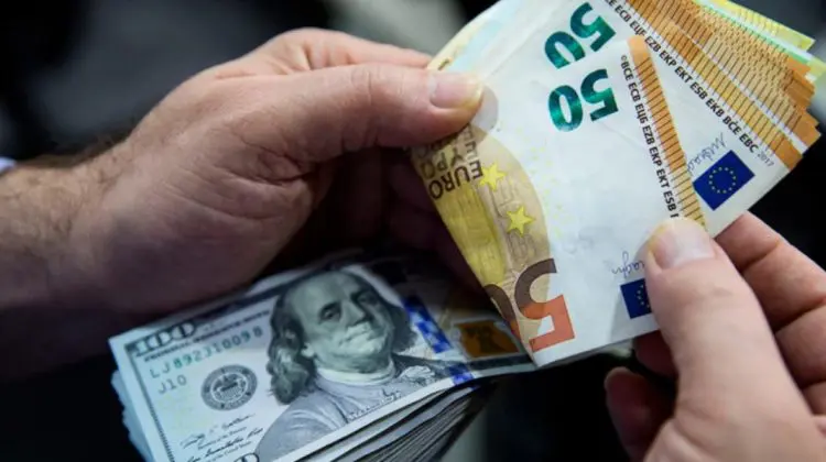 CURS VALUTAR 12 septembrie: Cât costă dolarul în prima zi a săptămânii