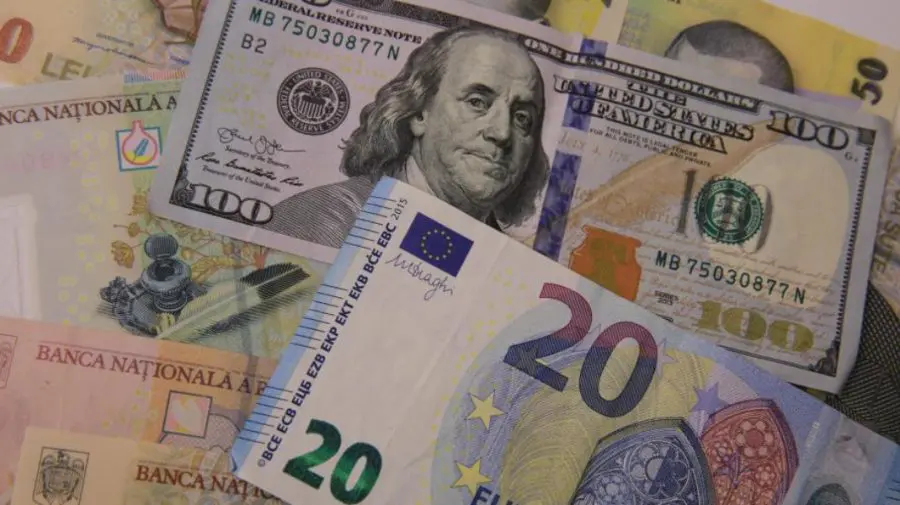 CURS VALUTAR 15 septembrie: Moneda națională câștigă teren