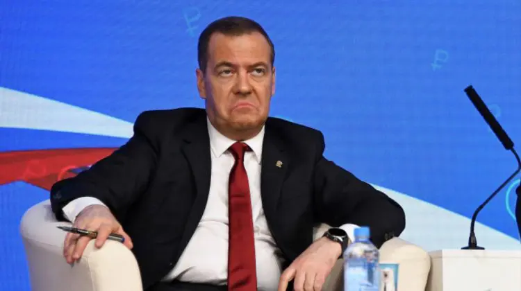 Medvev continuă să viseze: În scurt timp, Moscova va cere capitularea definitivă a regimului de la Kiev