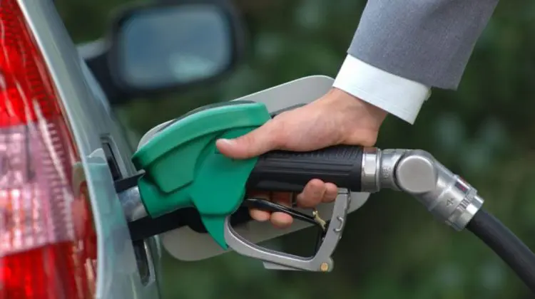 Facem plinul în weekend! Cât vor scoate șoferii din buzunar pentru carburanți
