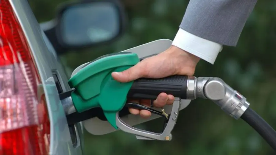 Facem plinul în weekend! Cât vor scoate șoferii din buzunar pentru carburanți