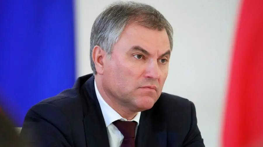„Nu există protecţie pentru deputaţi”. Președintele Dumei de Stat îndeamnă parlamentarii să plece la război