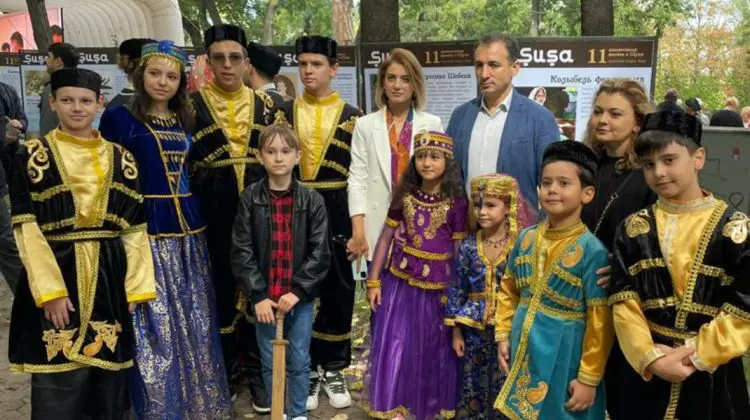 FOTO Explozie de culoare: Azerbaidjanul a participat la cel de-al XXI-lea Festival Republican al Etniilor din Moldova