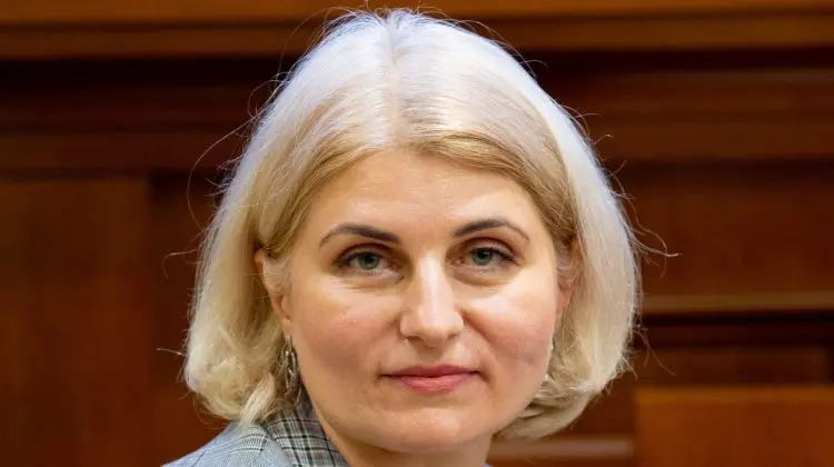 Propusă de Asociația Băncilor din Moldova, numită de Parlament. Funcția pe care o va ocupa Natalia Selevestru