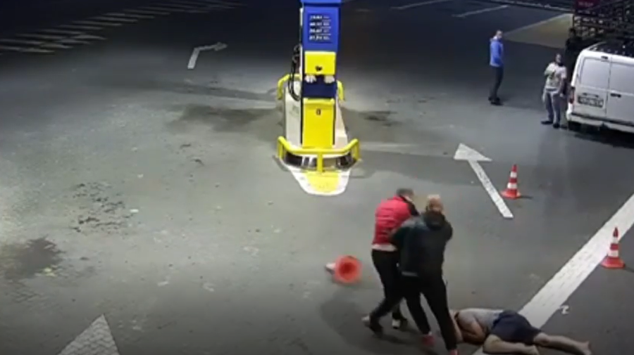 VIDEO Noi detalii despre bătaia din stația PECO de la Călărași. Agresorii riscă până la 5 ani de închisoare