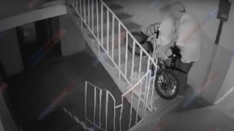 Părinți, prudență maximă! VIDEO șocant: Momentul în care un individ abuzează sexual un copil în scara blocului