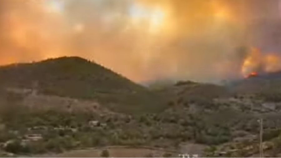VIDEO înfricoșător din Turcia: Peste 1000 de oameni evacuați din case și hoteluri din cauza incendiilor de vegetație