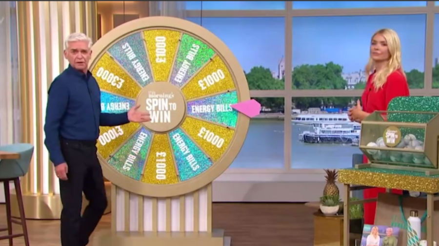 VIDEO „Roata norocului” în stil britanic: Emisiunea TV oferă un jackpot neobișnuit în prag de iarnă