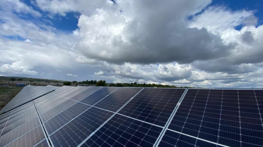 Proiect ambițios la Nisporeni! A fost instalată o centrală fotovoltaică ce poate asigura cu electricitate mii de oameni