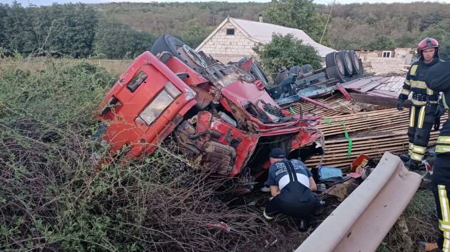 FOTO Accident grav la intrare în localitatea Troița Nouă! Un ucrainean a murit