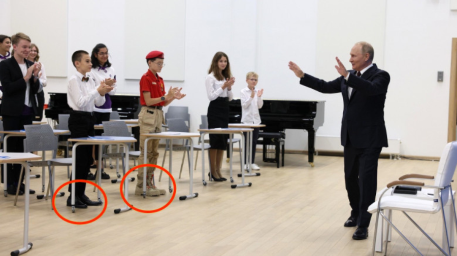 FOTO, VIDEO Liderul de la Kremlin a ţinut o lecție în fața unei clase de elevi, unii îmbrăcaţi în uniforme militare