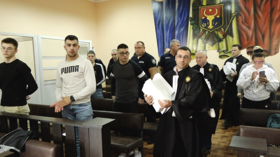 VIDEO Verdictul în cazul dublului omor din Hiliuți – tot mai aproape. Ce a făcut unul din inculpați în sala de judecată