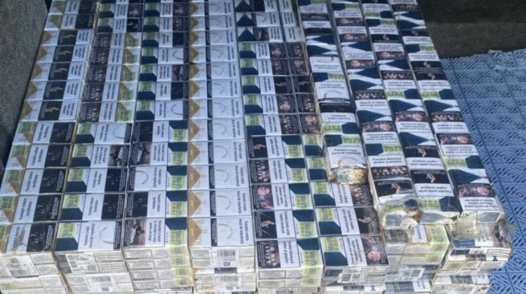 FOTO, VIDEO Țigări tăinuite în rezervorul unui autocar – depistate la PTF Leușeni. Unde urmau să ajungă
