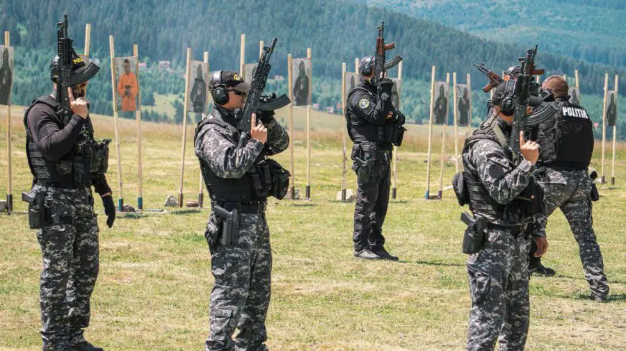Fulger desfășoară exerciții tactice de antrenament: Poliția îndeamnă cetățenii la calm