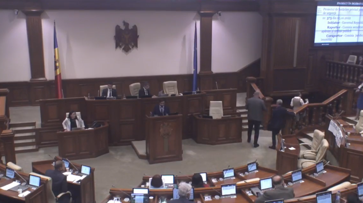 „Și-au făcut treaba” și au plecat. Deputații BCS au părăsit ședința, după ce au „bombardat-o” cu întrebări pe Gavrilița
