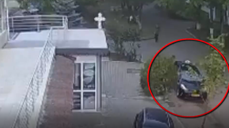VIDEO A forțat ușa de la intrare și a furat bunuri dintr-o debara! Ce spune poliția despre suspect
