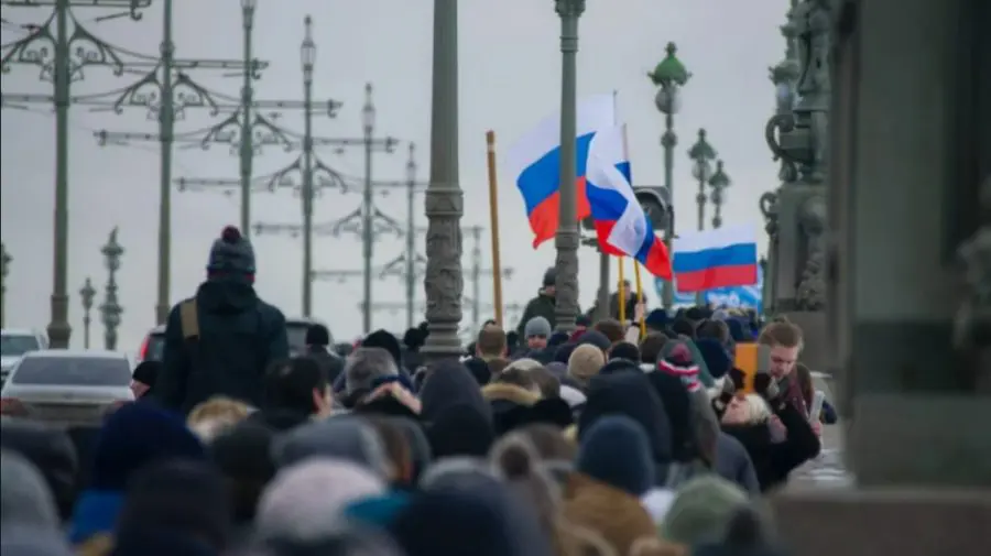 Forbes: Circa 700 de mii de cetățeni au părăsit Rusia după anunțul mobilizării parțiale