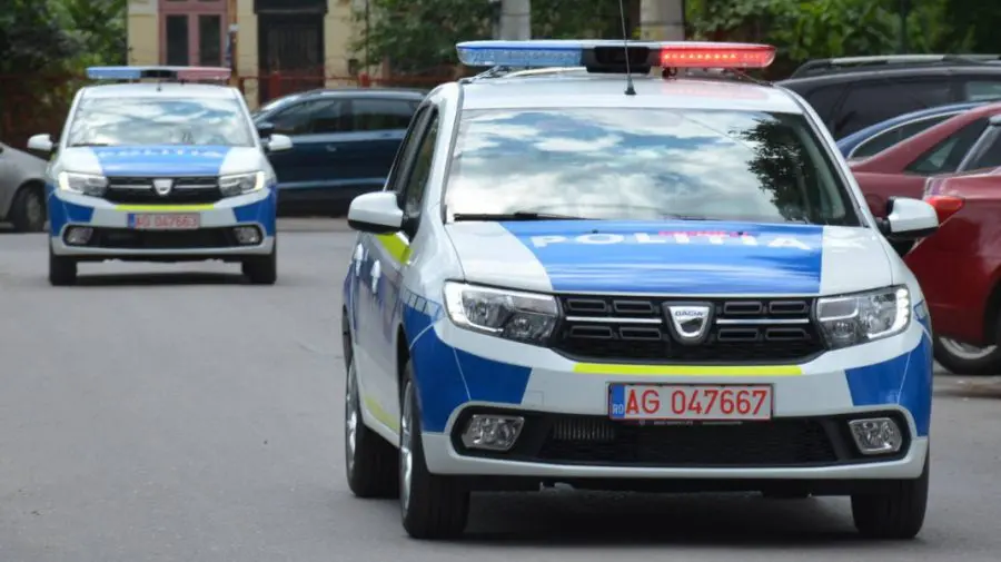 Un minor a pus pe jar polițiștii români! Băiatul de 12 ani a urcat la volanul unei mașini
