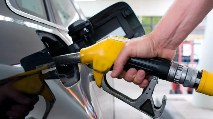 Șoferi, pregătiți portofelele! Carburanții vor fi și mai scumpi în weekend