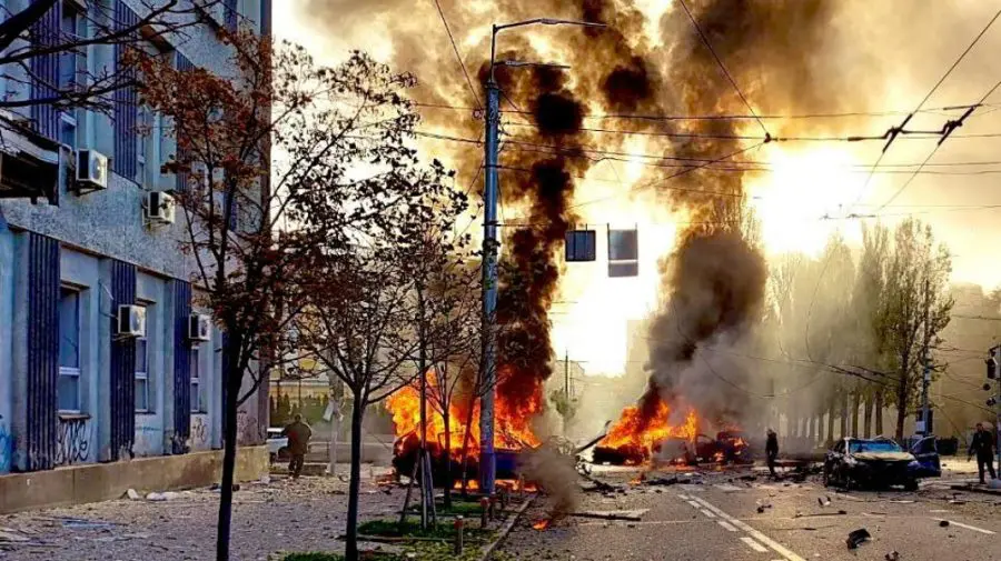 Alertă de raiduri aeriene în toată Ucraina. Peste 300 de localități au rămas fără curent electric