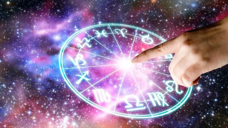 HOROSCOP 13 octombrie: Vărsătorii trebuie să se debaraseze de timiditate, iar Scorpionii trebuie să comunice mai mult