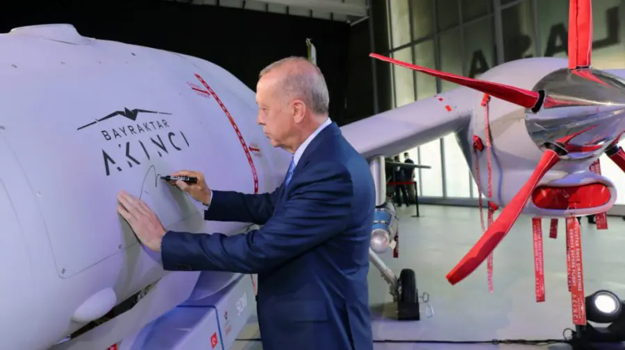 Producătorii dronelor Bayraktar vor deschide o fabrică în Ucraina. Când vor fi gata lucrările