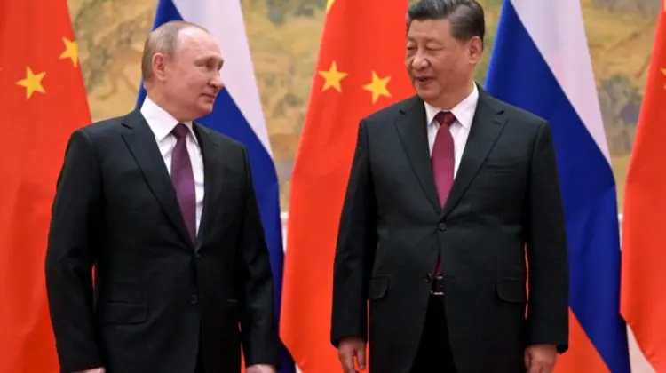 Putin l-a felicitat „încântat” pe Jinping, reales la conducerea Partidului Comunist