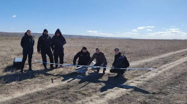 VIDEO Frontiera de stat, monitorizată de la înălțime! Polițiștii au fost instruiți cum să piloteze dronele