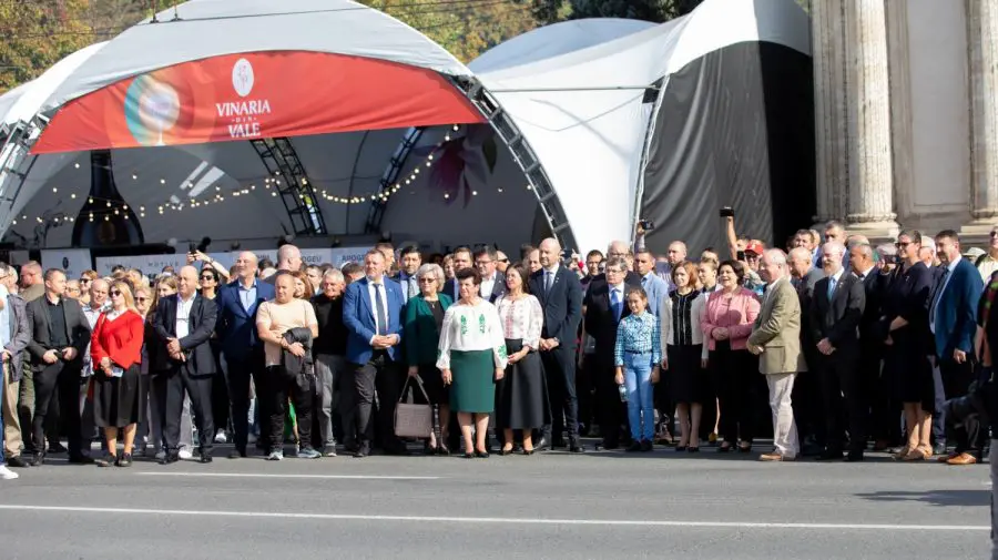 După 2 ani, vinificatorii și-au dat întâlnire în PMAN. Ziua Vinului, inaugurată în prezența conducerii de vârf a țării
