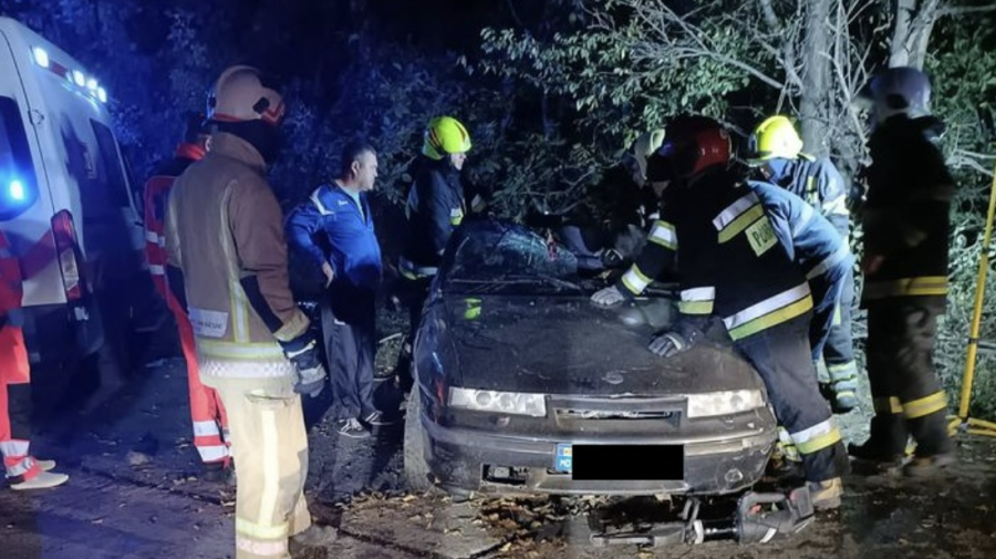 VIDEO Accident de coșmar în Capitală! O persoană a decedat, după ce mașina s-a tamponat într-un copac