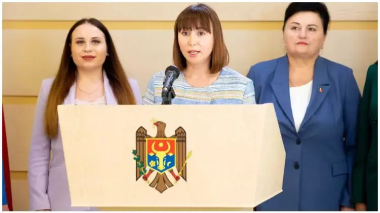 La serviciu după naștere și cu păstrarea indemnizației de maternitate. Proiect de lege lansat de deputatele PAS