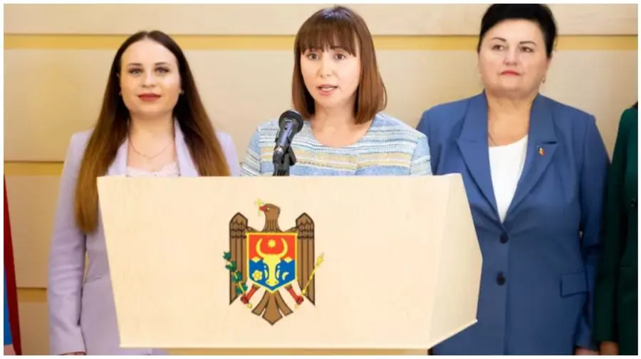 La serviciu după naștere și cu păstrarea indemnizației de maternitate. Proiect de lege lansat de deputatele PAS
