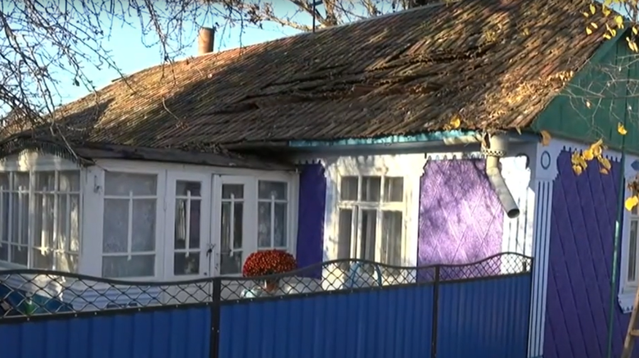 Imagini VIDEO din Naslavcea. Ce a rămas în localitate după căderea rachetei