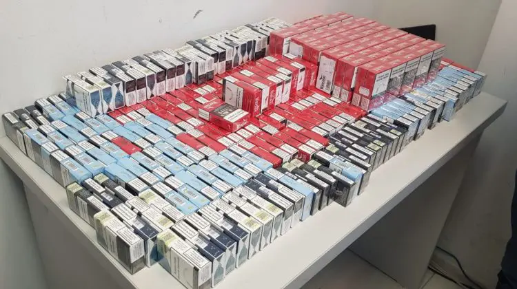 7000 de țigări, ticsite în bagajul unei femei! Unde urmau să ajungă țigările
