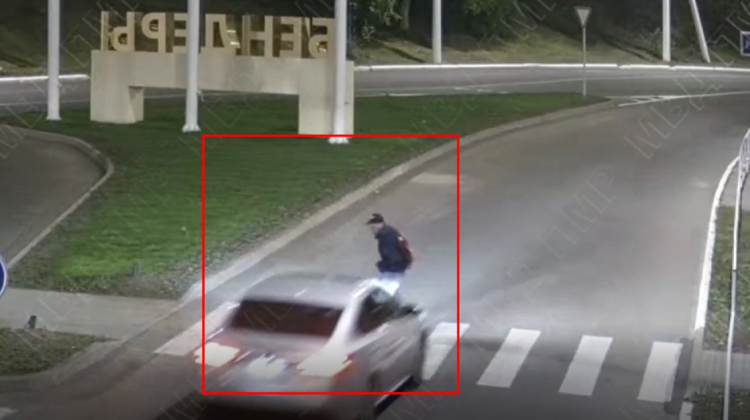 IMAGINI CU IMPACT EMOȚIONAL! Momentul în care un bărbat este strivit pe trecerea de pietoni
