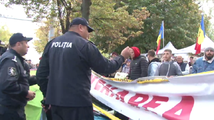 Partidul ȘOR acuză poliția că la indicația guvernării a lovit și a bruscat protestatarii din centrul Capitalei