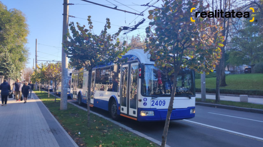 FOTO, VIDEO A fost restabilită circulația pe bulevardul Stefan cel Mare și Sfânt. Cu cât întârzie transportul public