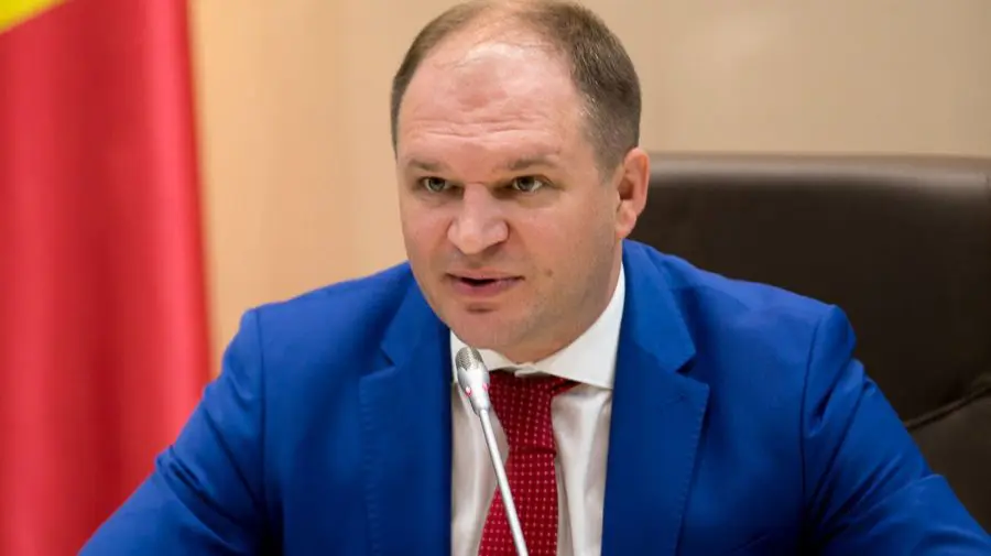 Ceban dă în nas guvernării: „În această noapte, nu se economisește lumina la Președinție”
