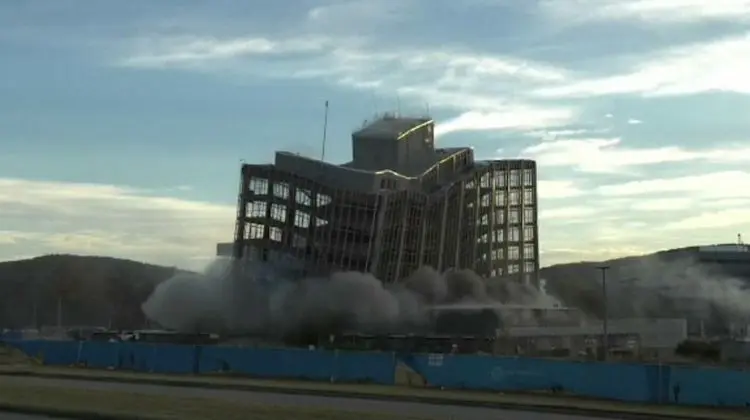 VIDEO Fostul sediul al NASA, demolat printr-o explozie. Ce se va construi pe spațiul gol?