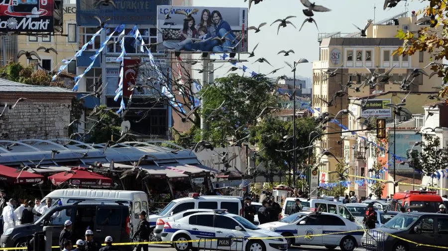 VIDEO A fost găsită persoana responsabilă pentru explozia de la Istanbul. Atacul s-a soldat cu 6 morţi şi 81 de răniţi
