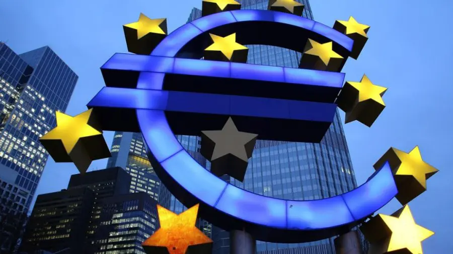 CURS VALUTAR: Moneda europeană se prăbușește din nou. Ce se întâmplă cu dolarul